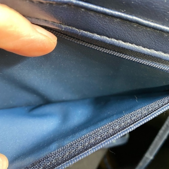 Buxton Crossbody Bag Purse Wallet
Clutch Blue Leather Card Holder Purse Bag - Picture 12 of 15